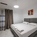 Apartments Hera *
