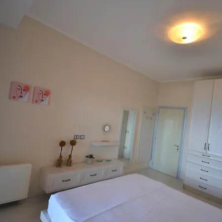 Luxury Penthouse B&e Apartment Sarande