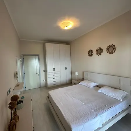 Luxury Penthouse B&e * Sarande