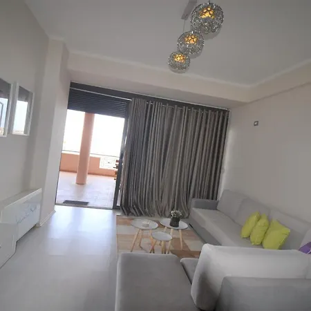 Luxury Penthouse B&e Apartment *