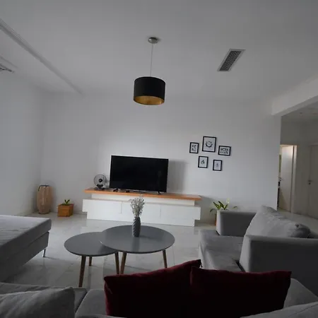 Luxury Penthouse B&e Apartment *