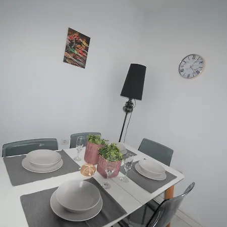 Luxury Penthouse B&e Apartment Sarande