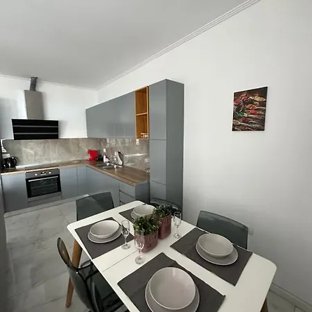 Luxury Penthouse B&e Apartment *