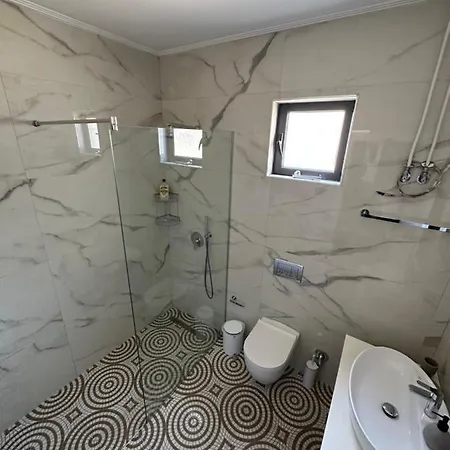 Luxury Penthouse B&e *