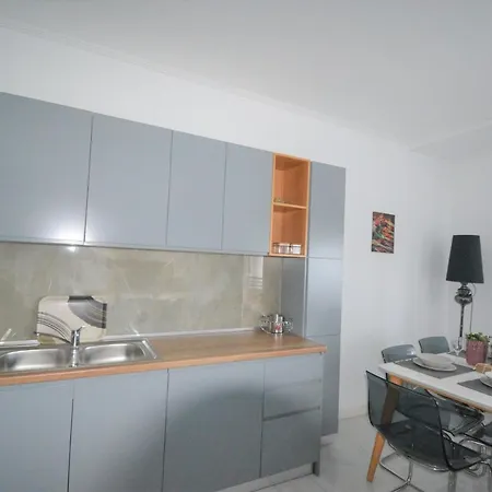 Luxury Penthouse B&e