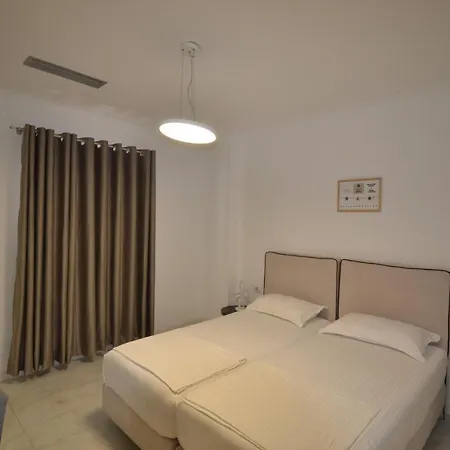 Luxury Penthouse B&e