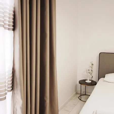 Luxury Penthouse B&e * Sarande