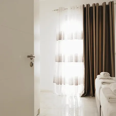 Luxury Penthouse B&e Apartment *