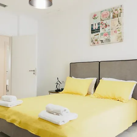 Luxury Penthouse B&e *