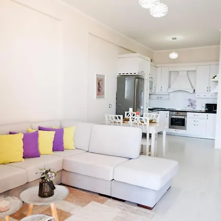 Luxury Penthouse B&e *