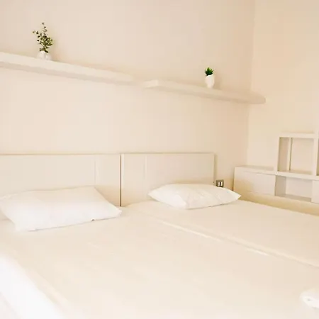 Luxury Penthouse B&e