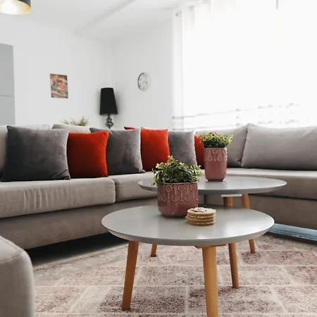 Luxury Penthouse B&e 公寓