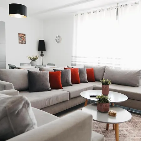 Luxury Penthouse B&e Apartment *