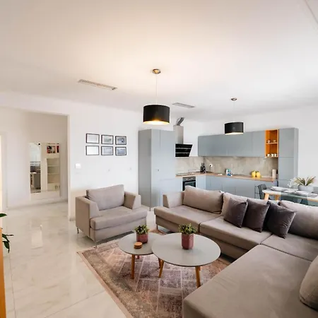 Luxury Penthouse B&e Sarande