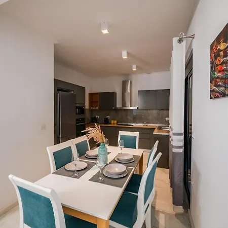 Apartment Luxury Penthouse B&e *