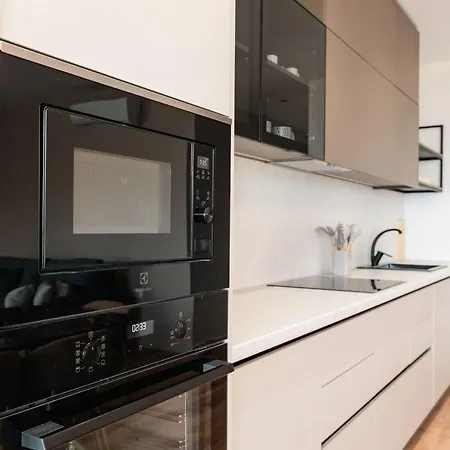 Luxury Penthouse B&e * Sarande