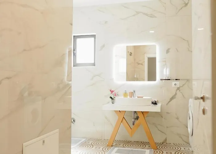 Luxury Penthouse B&e