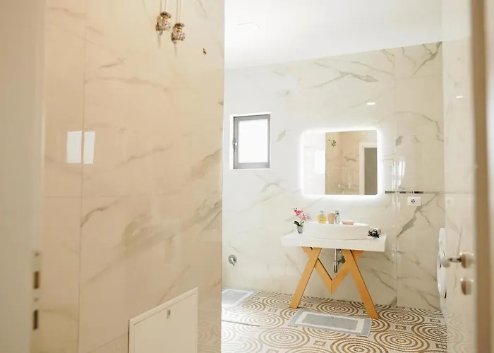 Luxury Penthouse B&e Apartment Sarandë