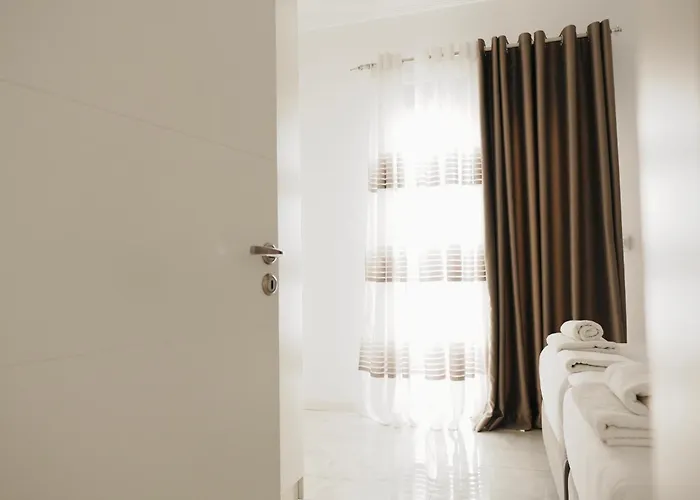 Luxury Penthouse B&e * Sarandë