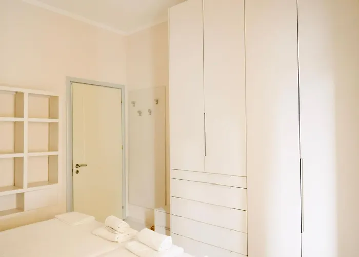 Luxury Penthouse B&e