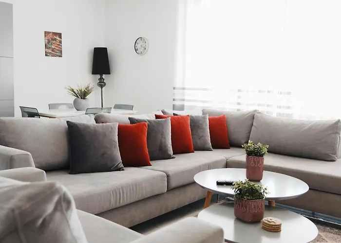 Luxury Penthouse B&e Apartment *