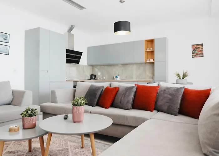 Luxury Penthouse B&e Apartment