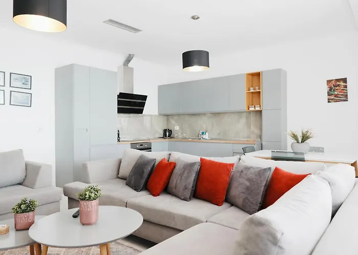 Luxury Penthouse B&e Apartment *