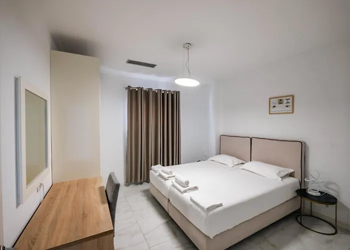 Luxury Penthouse B&e Apartment