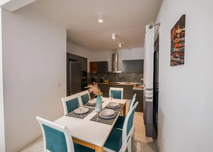 Apartment Luxury Penthouse B&e *