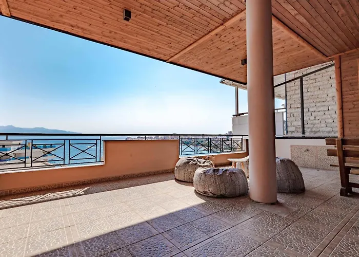 Luxury Penthouse B&e